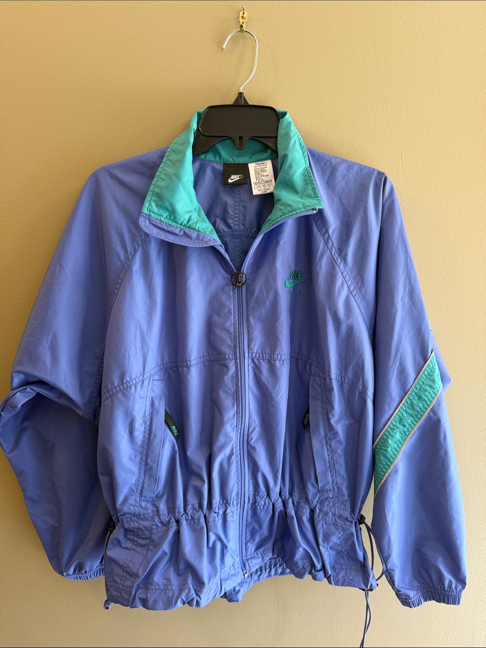 Nike 90s vintage Women’s Windbreaker Jacket in Lavender and Teal
